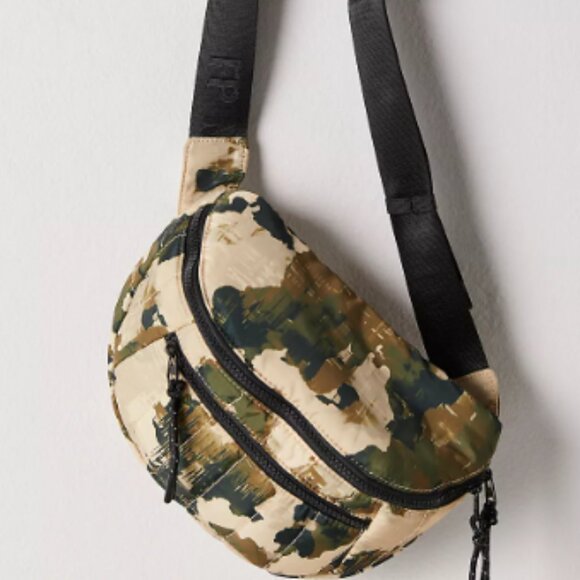 Quilted Print Sling Bag - NWT - Picture 1 of 6